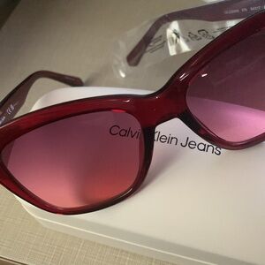 NWT Calvin Klein designer sunglasses